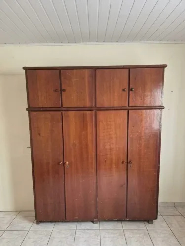 Guarda roupa madeira pura
