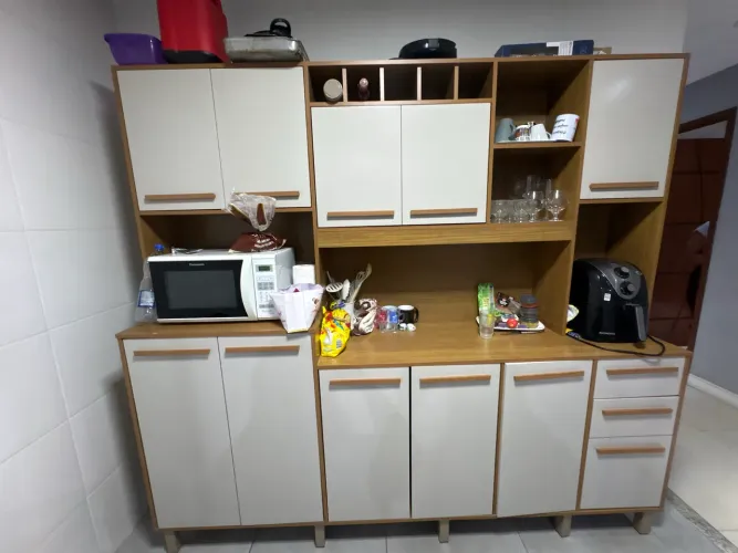 Armário de Cozinha Grande e Moderno | Pouquíssimo Uso | R$ 1.200