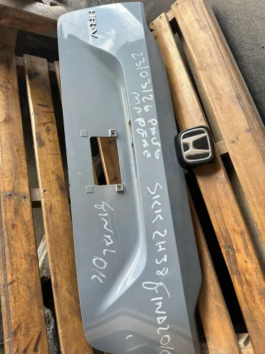 Aplique moldura tampa traseira Hrv 2024