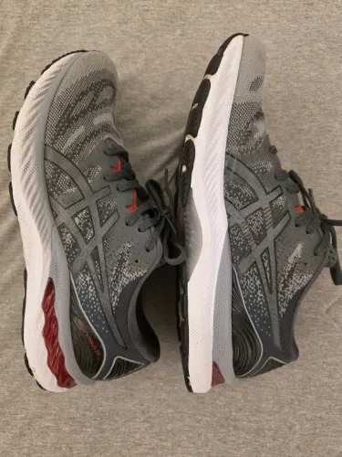 ASICS Gel-Nimbus 23 - Tamanho 41 - Pouquíssimo uso