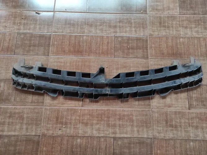 Defletor radiador Hilux SW4 2016 a 2024 original