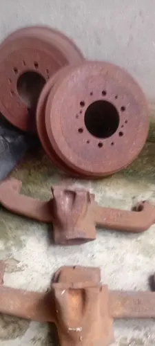 Vendo peças de carros antigos todos os modelos preço a cobinar