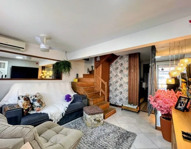 Casa Sobrado 3 Dormitórios no Condomínio Residencial Pontal de Acapulco