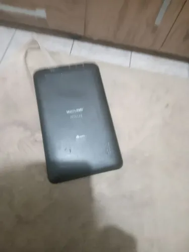 Vende se um Tablet para arrumar ou tirar peças 