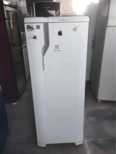 Geladeira Electrolux gelo seco 280 litros