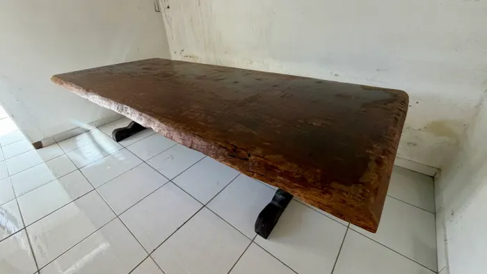 Vendo mesa rústica para área de lazer