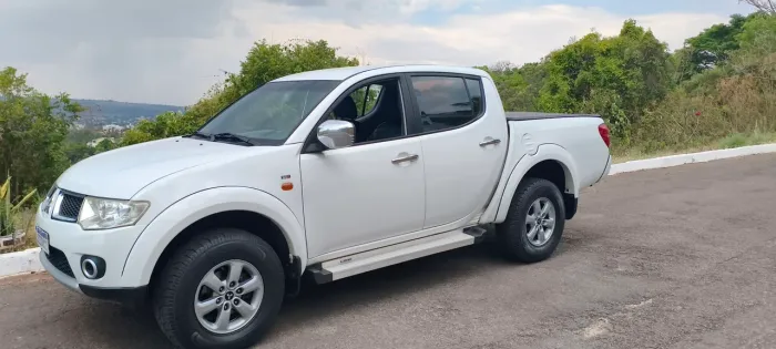 Mitsubishi L200 Triton HPE 3.2 CD TB Int.diesel AUT 2013