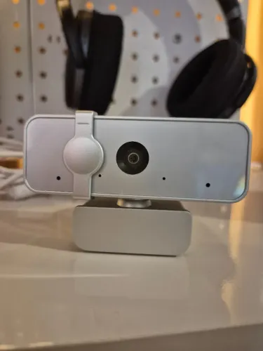 Webcam Lenovo 300 Full HD (1080p) c/ Microfone e Protetor de Privacidade