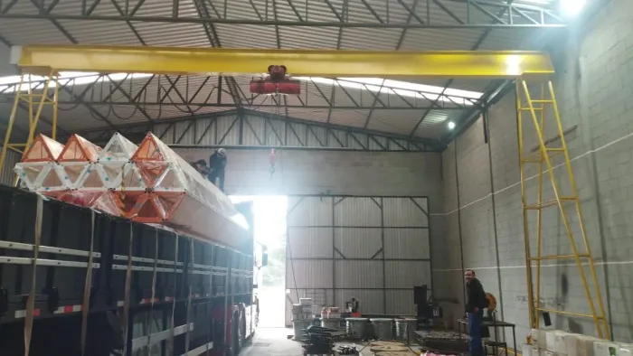 Pórtico Sobre Trilhos - 5 ton