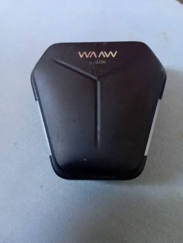 Procura-se dono de caixa de fone 