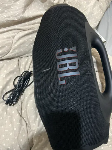 JBL bombox 4