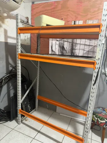 Prateleira mini pallets
