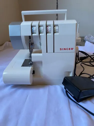 Máquina de costura overlock ultralock singer S0105
