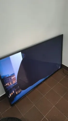 SMART TV LG 55 POLEGADAS COM TELA TRINCADA