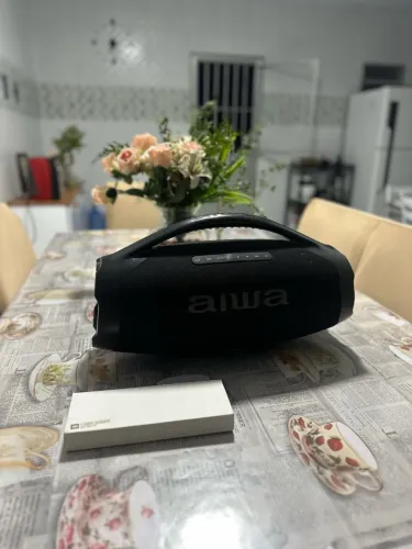 Vendo caixa de som Boombox da Aiwa. Interessados, entrar em contato para mais informações.