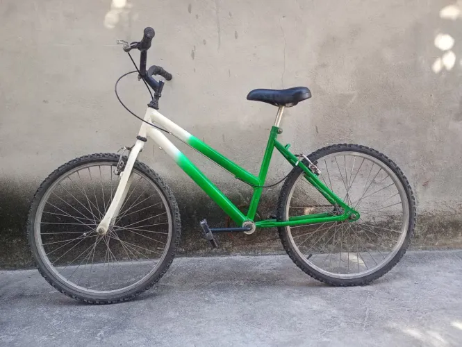 Bicicleta aro 14, ideal para crianças até 11 12 anos.