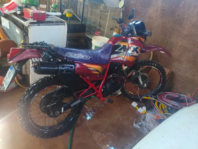 NX 200 ano 2000