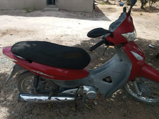 Biz 125 ES conservada