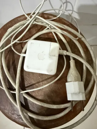 MacBook Air 11 (modelo A1370) 45W