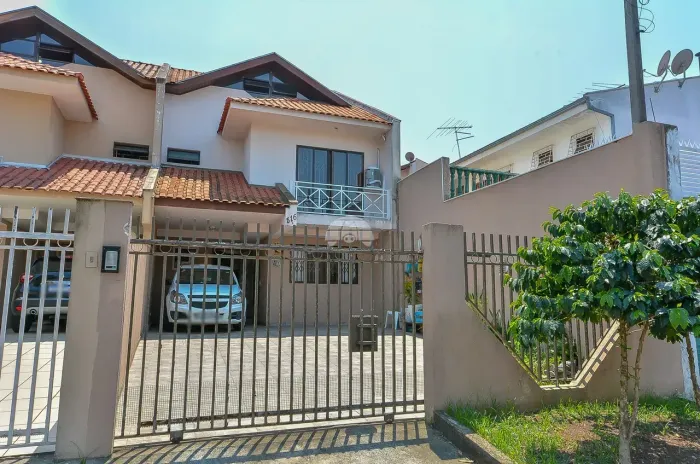 Sobrado para venda possui 166 m² com 3 quartos em Jardim das Américas - Curitiba - PR