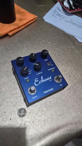 Pedal de guitarra Delay Echoes 