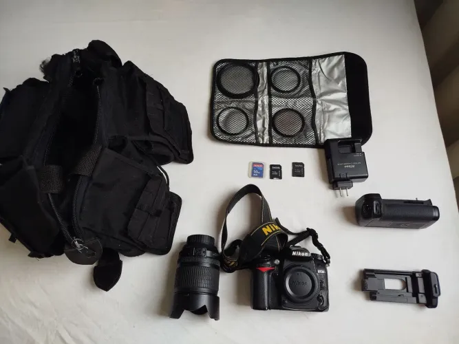 Máquina fotográfica D7000 com acessórios