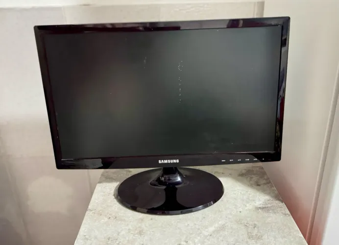Monitor LED Samsung Série 3 (Widescreen)