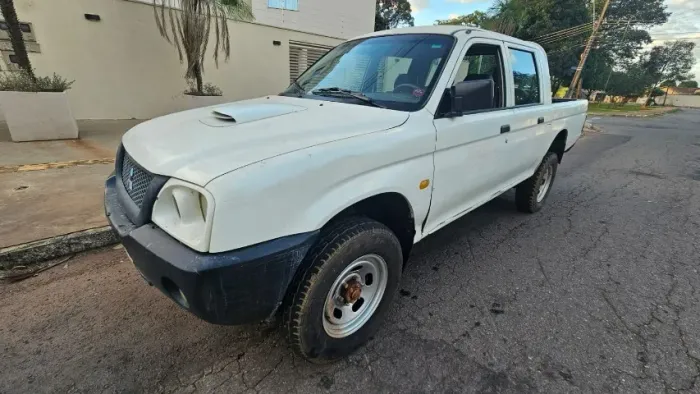 Mitsubishi L200 GL 2.5 4X4 CD Diesel 2010