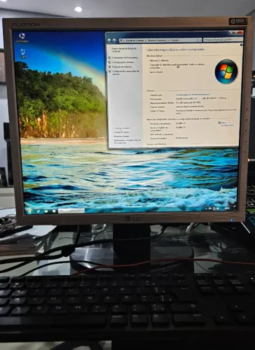 2 MONITORES 15' + 2 PC Desktop