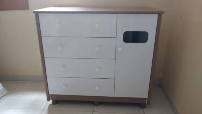 Cômoda com 6 gavetas e sapateira