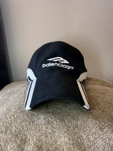 boné balanciaga 3b sports black and white