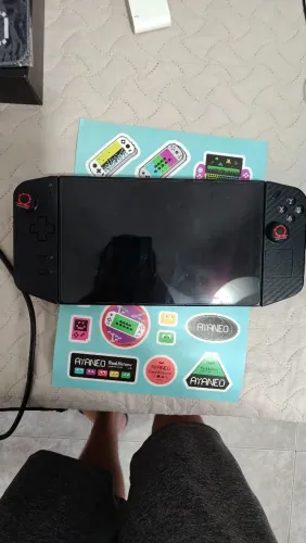 Vendo Legion go ,2 tb de armazamento,16gb de ram processador Z1 extreme