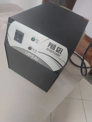 Estabilizador upsai 2000 VA