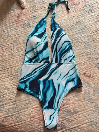 Maiô estampa Abstrata azul e branco