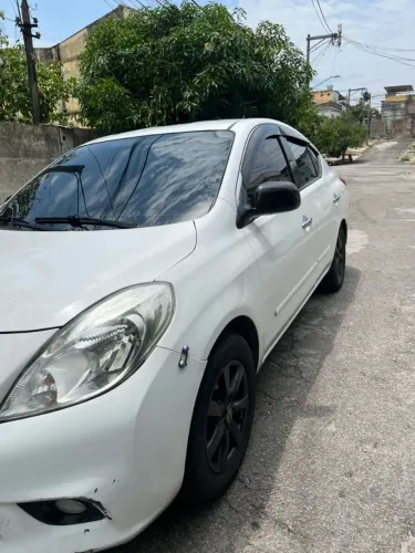Nissan Versa SL 1.6 16V Flex Fuel 4P Mec. 2013