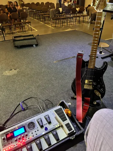 Guitarra Tagima T640 + Boss GT10