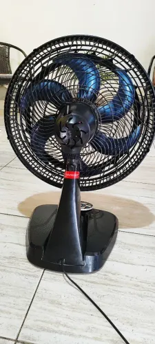 Ventilador de mesa Arno Xtreme Force Breeze, modelo VB50, com 40cm e 126W, 6 pás, 3 veloci