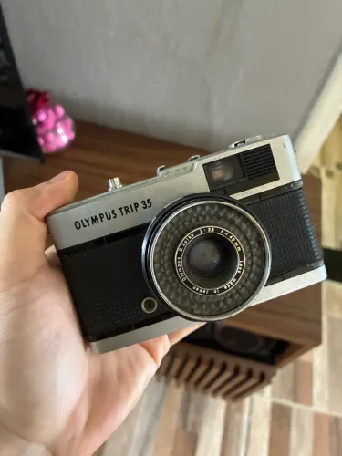 Câmera Japonesa Olympus Trip 35mm Lente 40mm 1:2,8 Anos 1970 Preto E Cinza