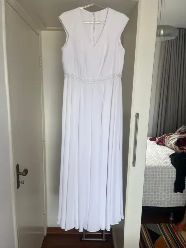Vendo vestido de noiva. única dona. Está em perfeitas condições.