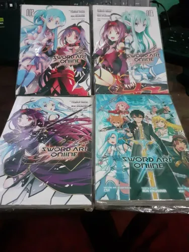 Coleção Sword Art Online Mothers Rosario (vol. 1 A 3) + Calibur (vol. Único)