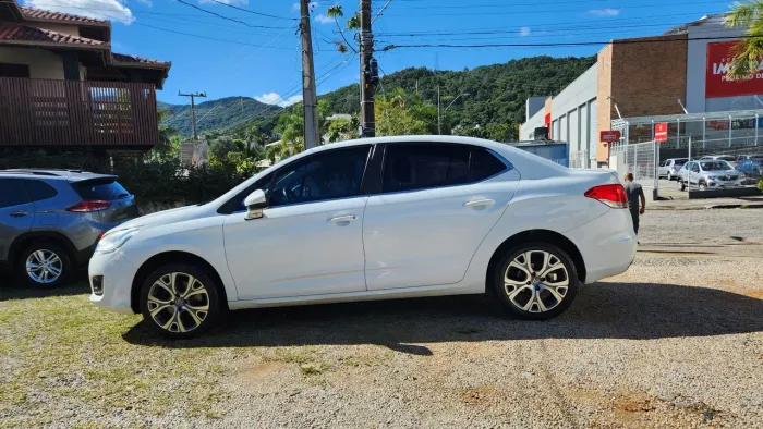 Citroen C4 Lounge Tendance 1.6 Turbo Flex Aut. 2017