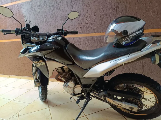 XRE 300 baixo km moto muito boa e econômica