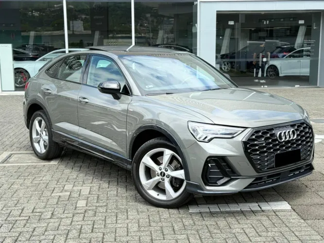 Audi Q3 Perf. Black 2.0 TFSI Tiptr. Quattro 2022