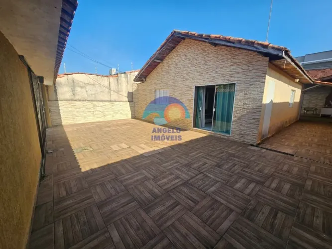 Casa a 200 metros do mar com piscina e 3 quartos - São João Batista, Peruíbe/SP