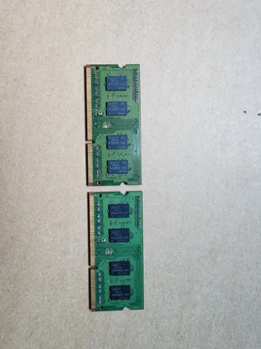 Kit Memória RAM DDR3 para Notebook - 3GB (1GB + 2GB) - SMART