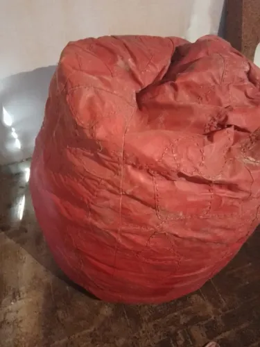 Puff Gigante em Couro Vermelho