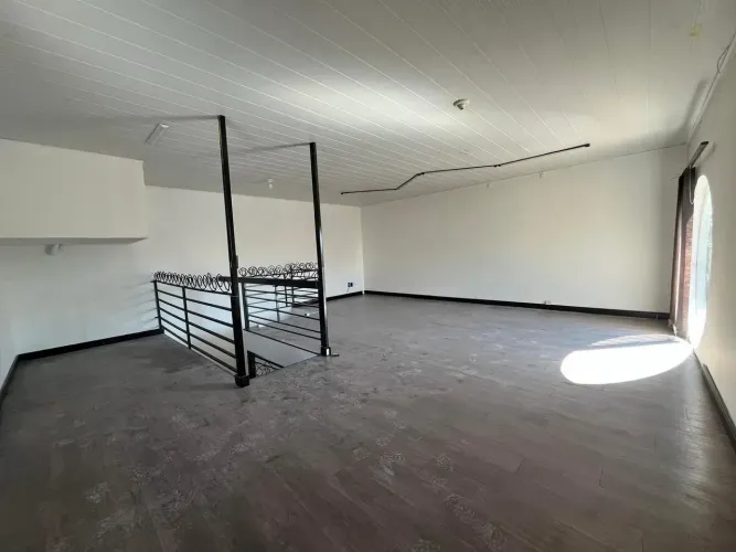 sala comercial proximo a orla morena