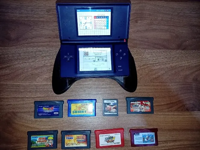 Nintendo DS Lite + R4 com 450 Jogos - Telas Impecaveis
