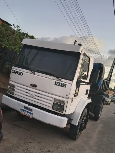 Caminhão caçamba toco Ford cargo 1215