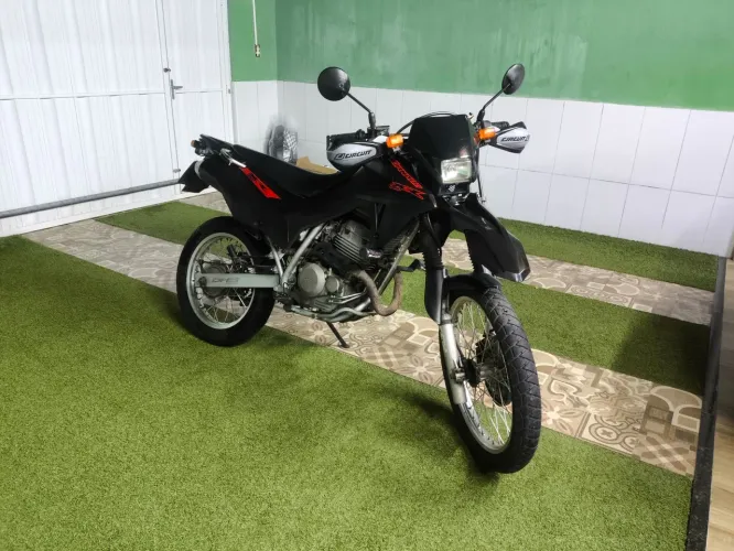 Vende-se tornado 2008 bem conservada
